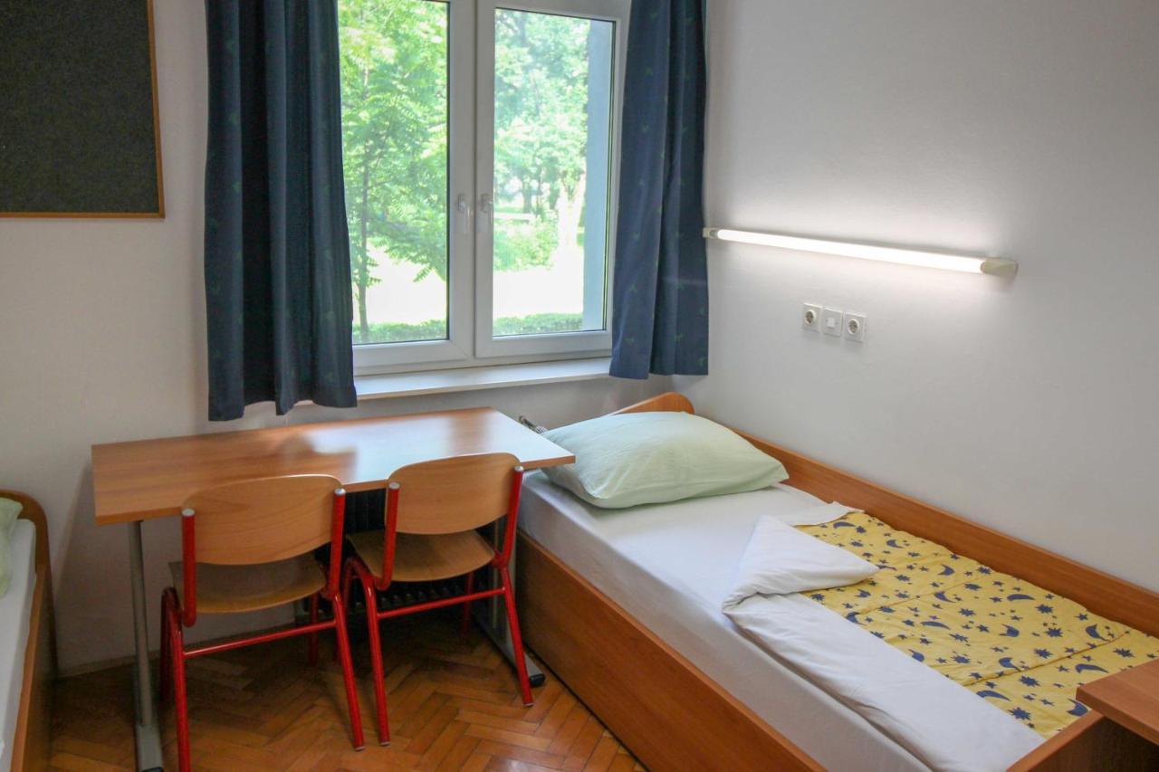 Dijaski Dom Bezigrad Ljubljana Hostel Exteriér fotografie